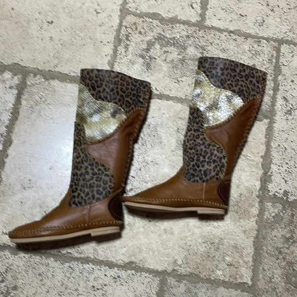 KMB ANTHROPOLOGY LEATHER BOOTS SIZE 7 In EXCELLENT SHAPE - Picture 6 of 9